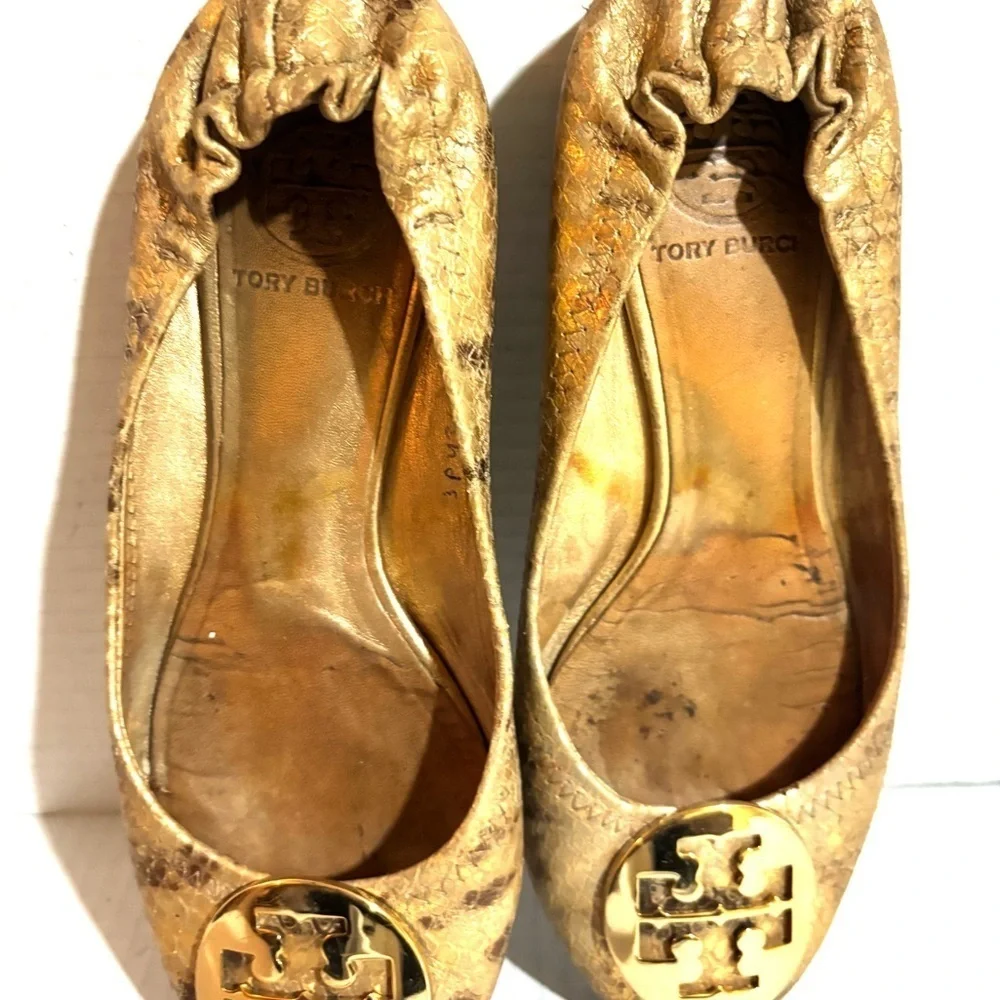 Tory Burch size 6 leather animal print ballet flats round flats round toes
